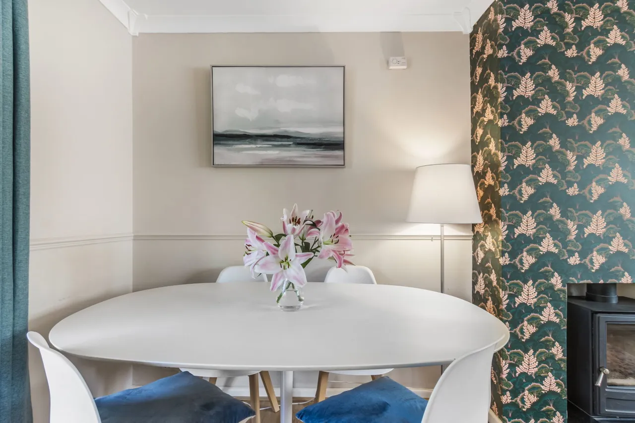 Moat Crescent, London N3, photo 6