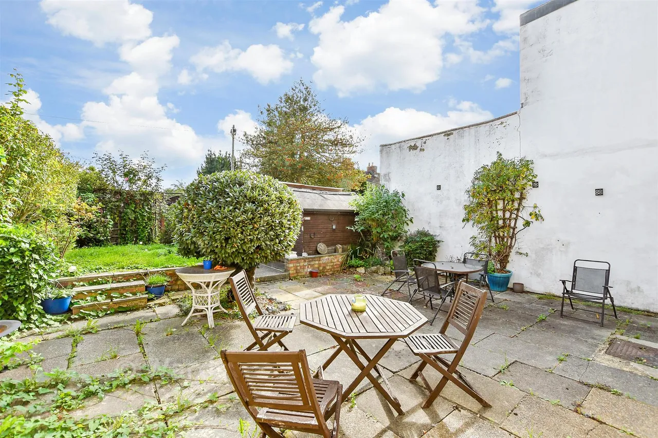 Upper Denmark Road, Ashford, TN23, photo 17