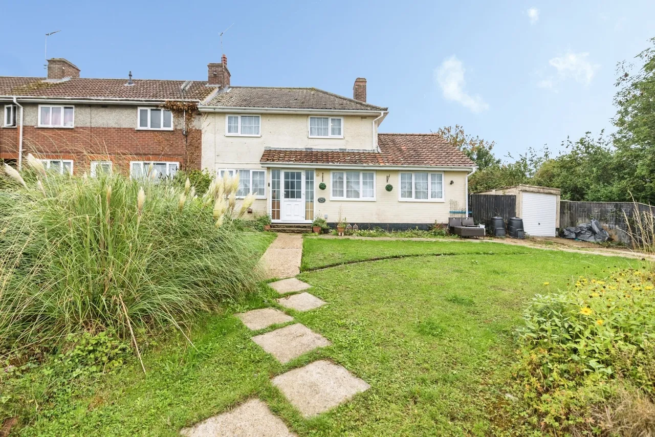 3 bed house for sale — Old Station Road, Halesworth, Suffolk, IP19