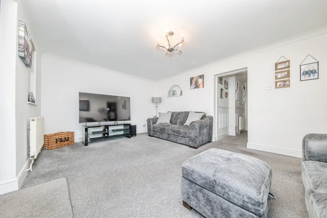 Jaywick Lane, Clacton-On-Sea, photo 5