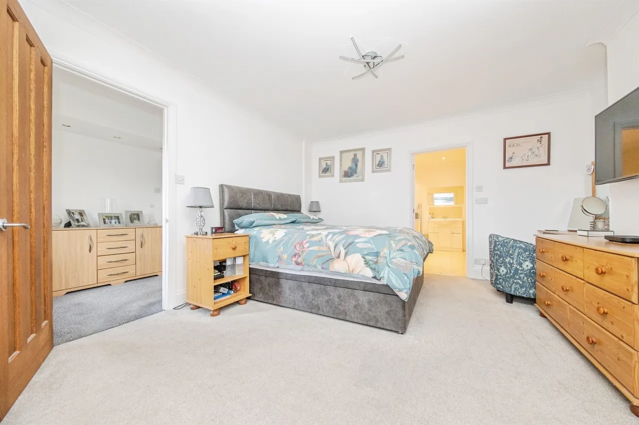 Jaywick Lane, Clacton-On-Sea, photo 9