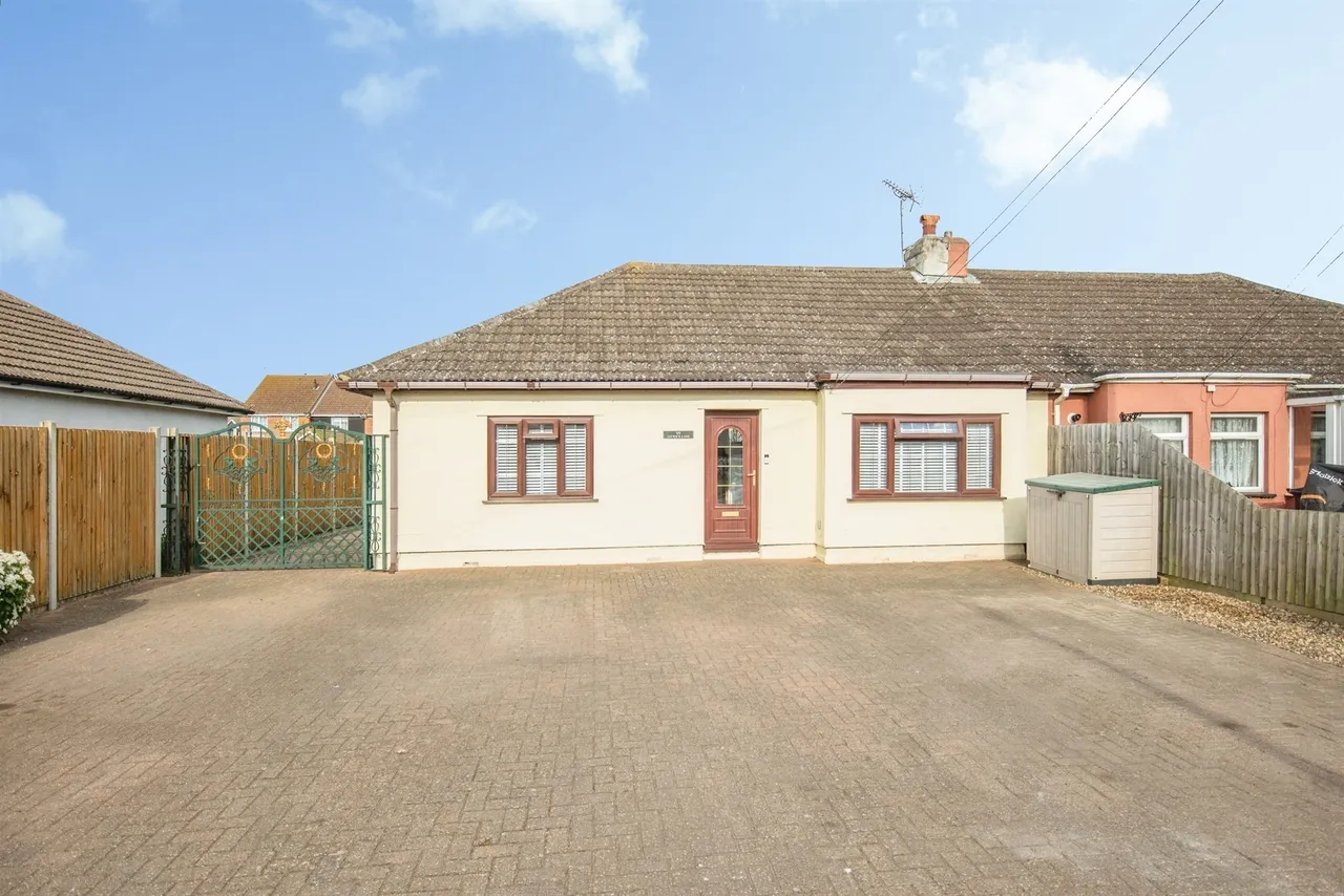 Jaywick Lane, Clacton-On-Sea, photo 11