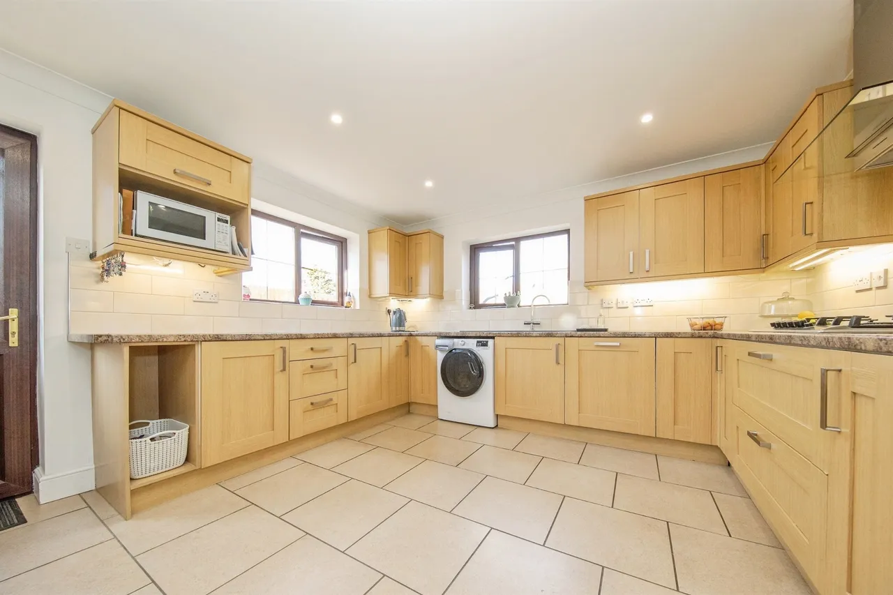 Jaywick Lane, Clacton-On-Sea, photo 6