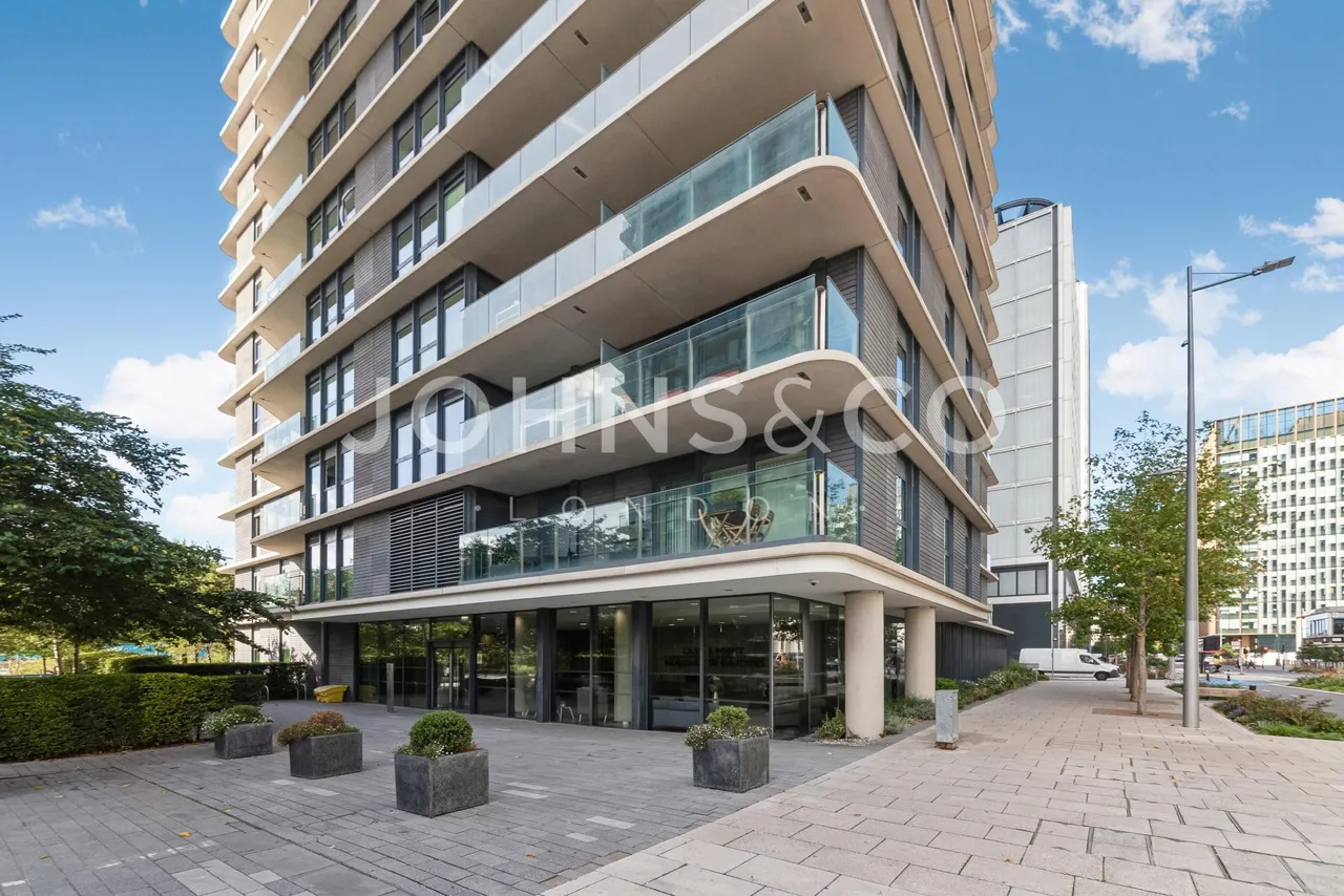 Glasshouse Gardens, Stratford, E20, photo 11