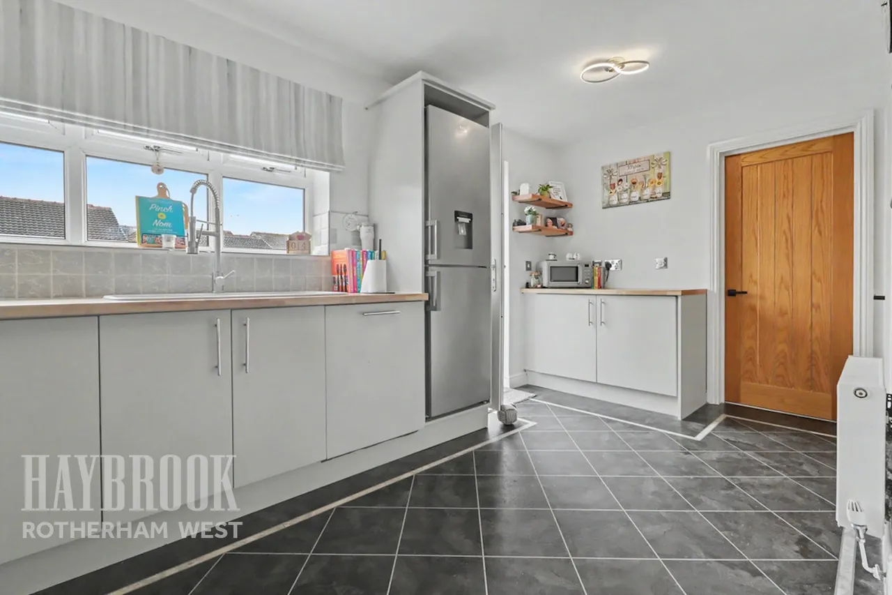 Ash Court, Maltby, photo 5
