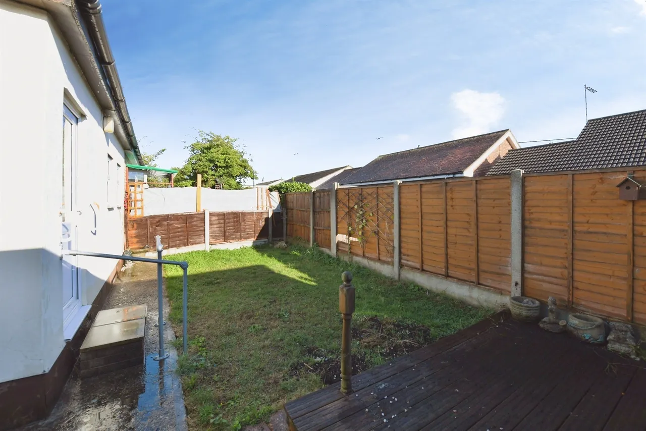 Newlands Road, Canvey Island, photo 8