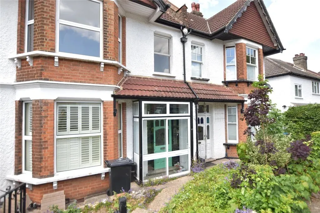 2 bed flat to rent — Beaumont road, CR8