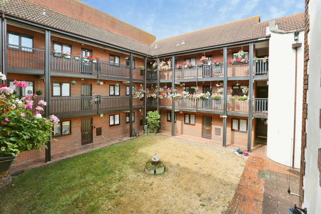 Prince Alfred Street, Gosport, PO12, photo 15
