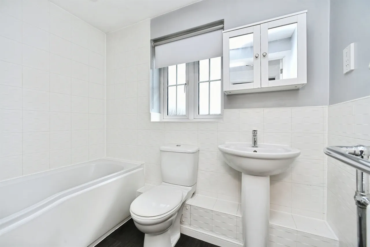 Westview Close, Peacehaven, BN10, photo 16