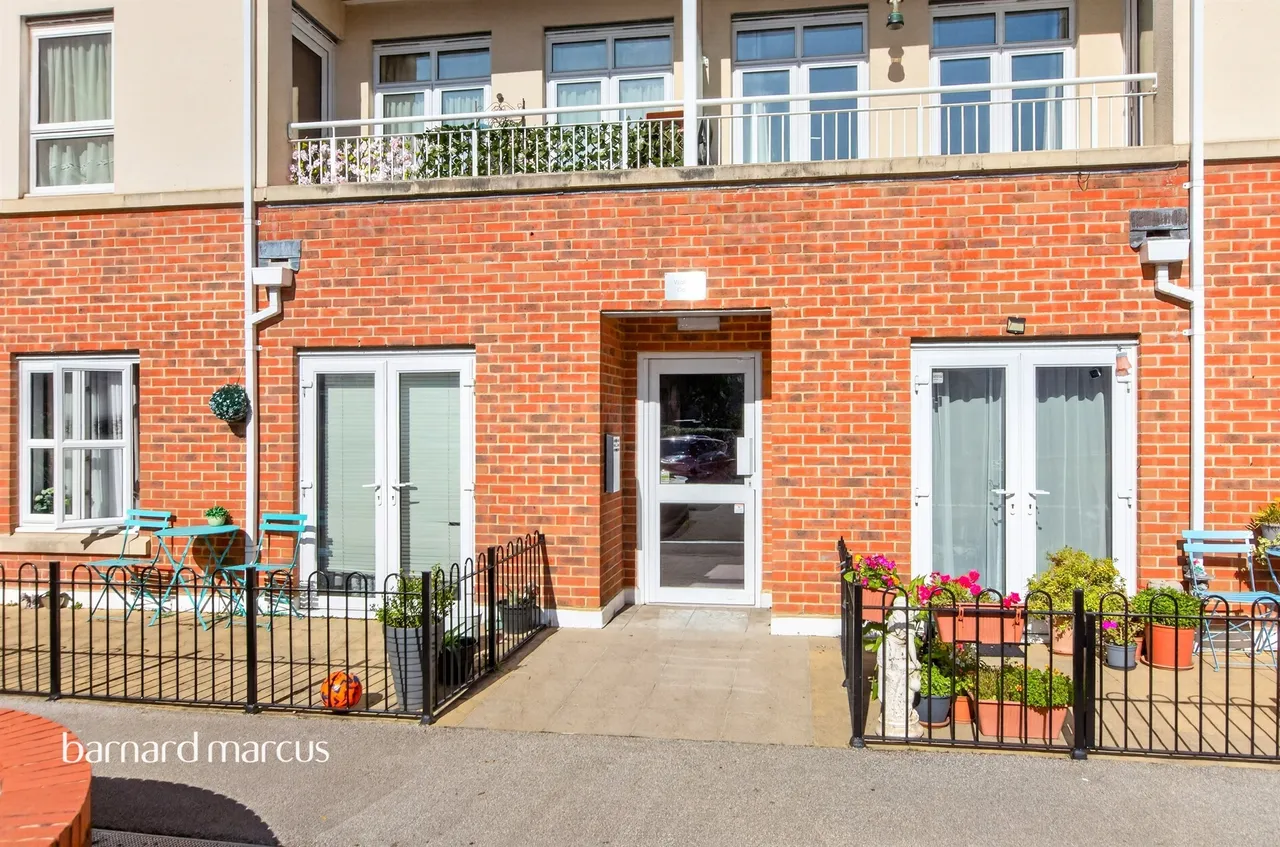 Magdalene Gardens, London, N20, photo 23