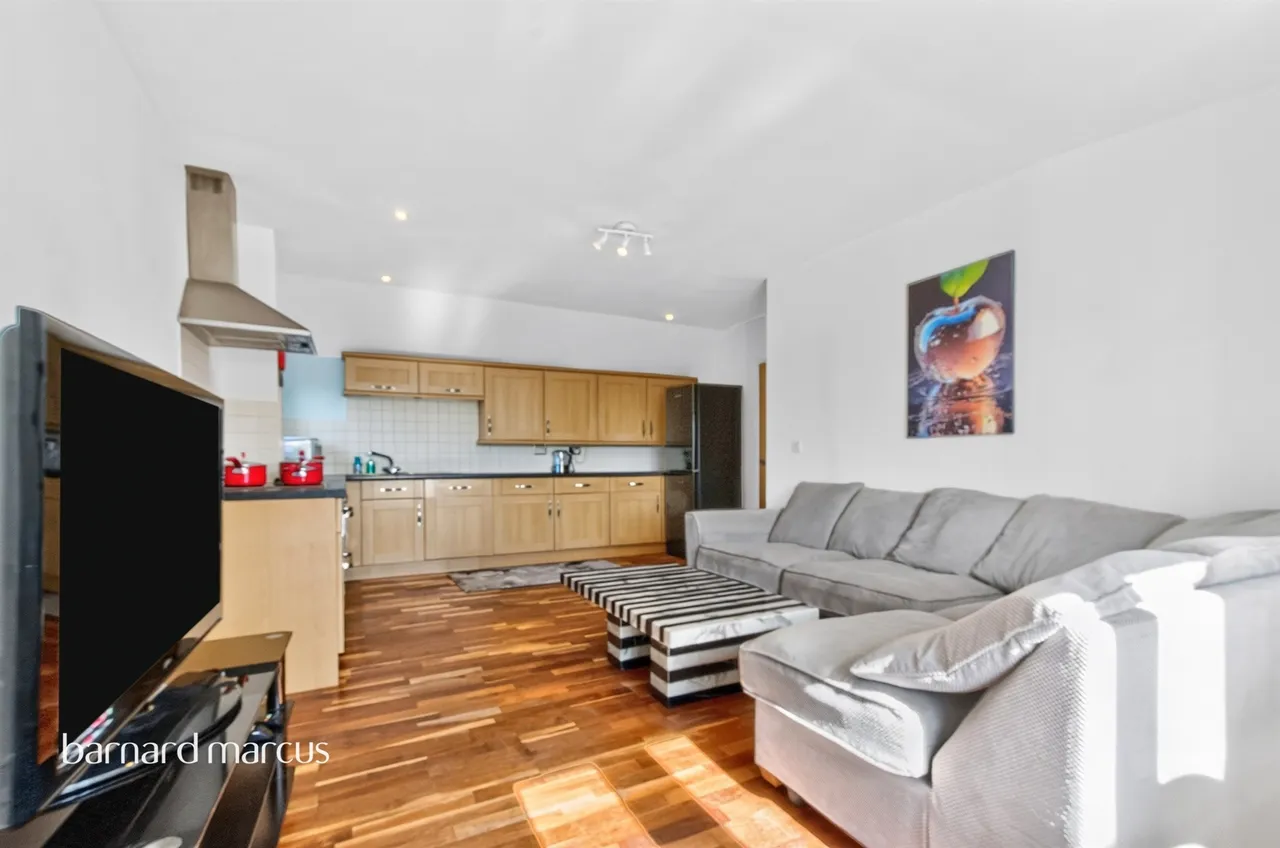 Magdalene Gardens, London, N20, photo 11