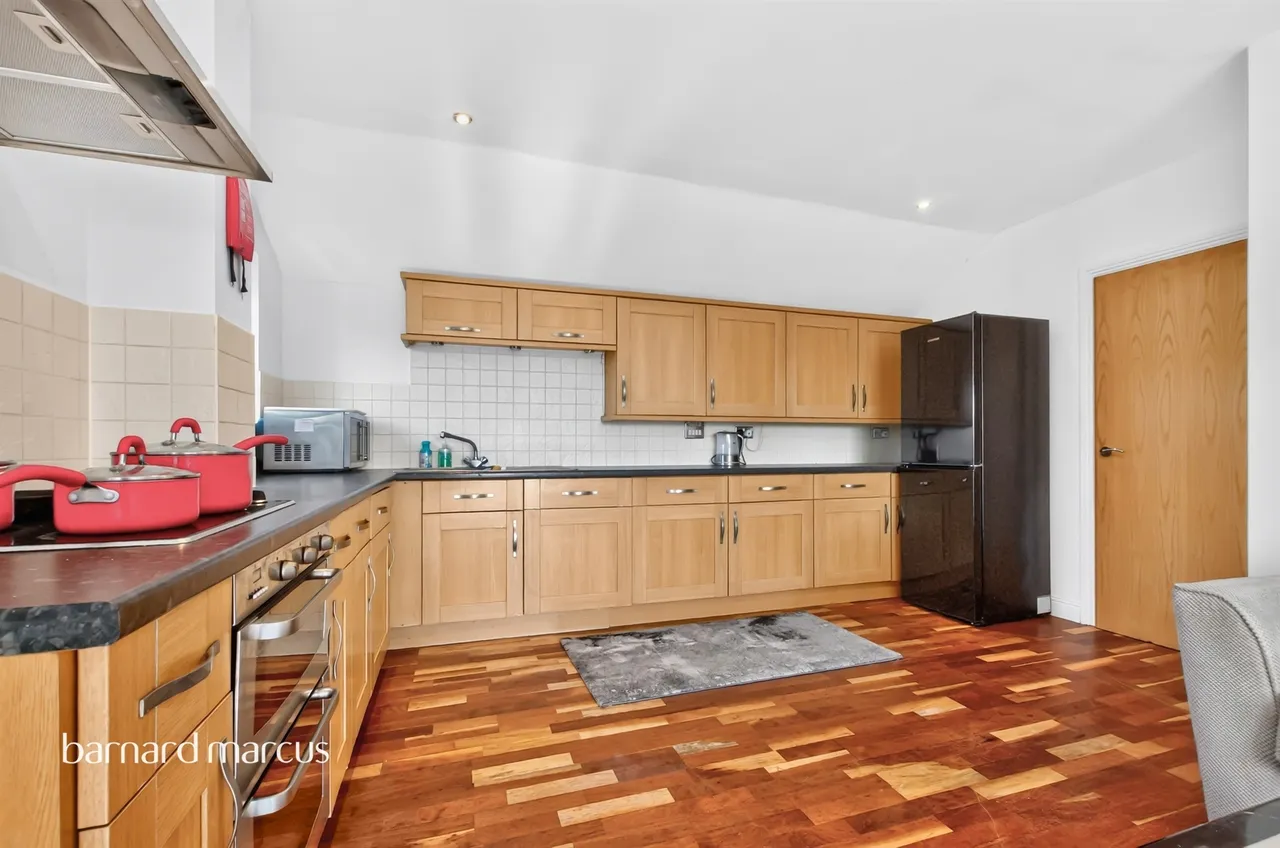 Magdalene Gardens, London, N20, photo 12