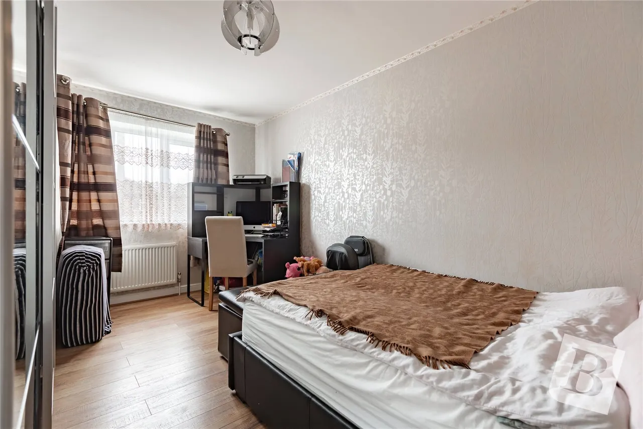 Rainham, RM13, photo 5