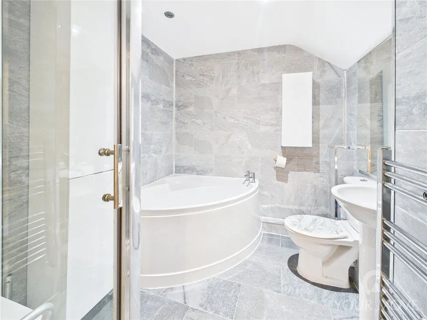 Swain Court, Middleton St. George, DL2, photo 2