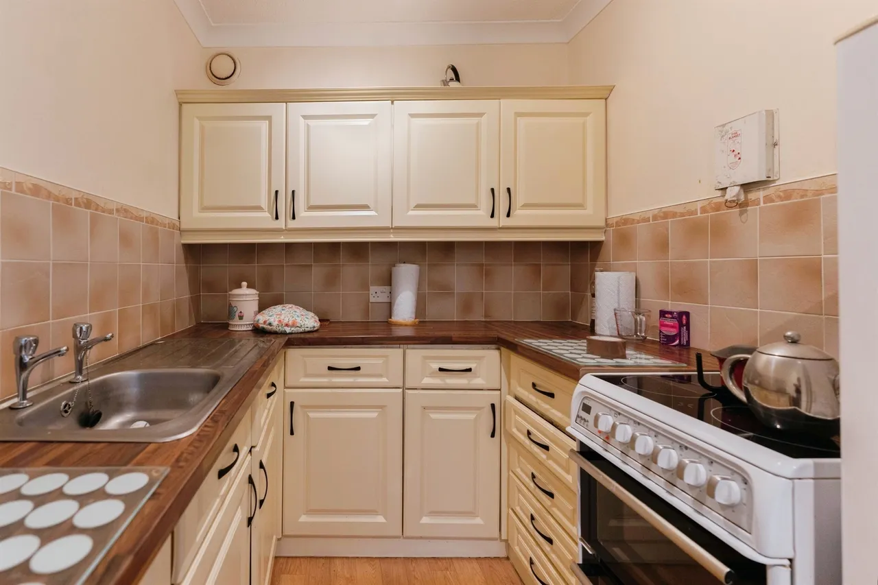 West Knowe, Oxton, Prenton, photo 6