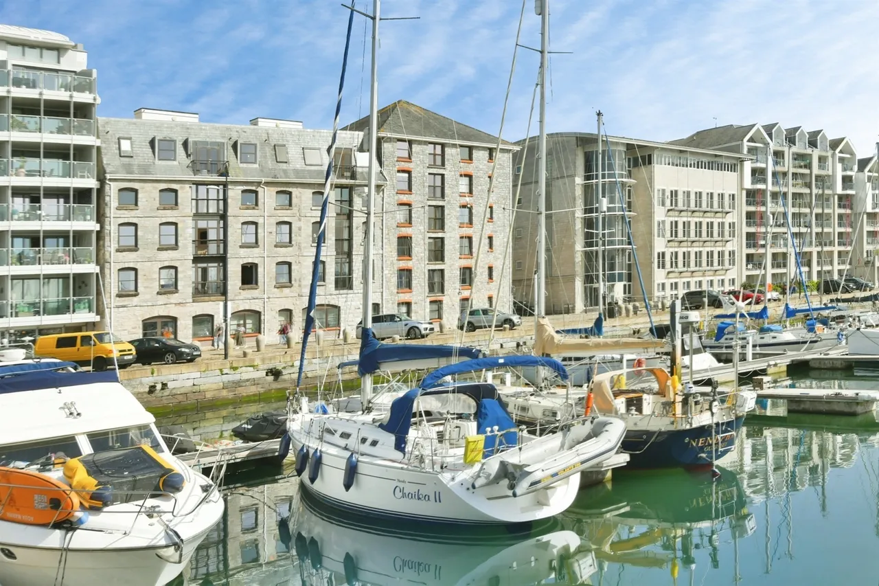 1 bed flat for sale — Hawkers Avenue, Plymouth