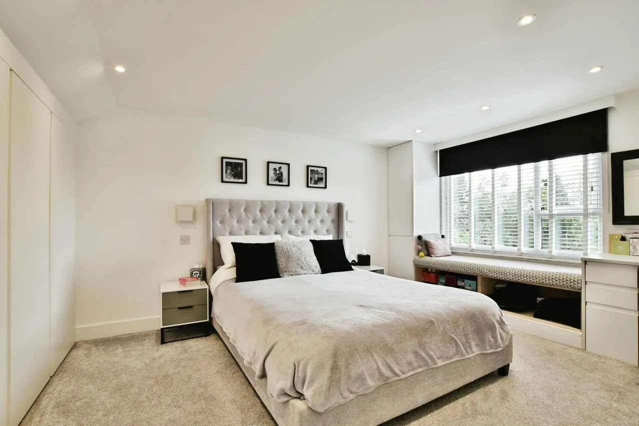 Eastleigh Road, Cheadle, SK8, photo 20