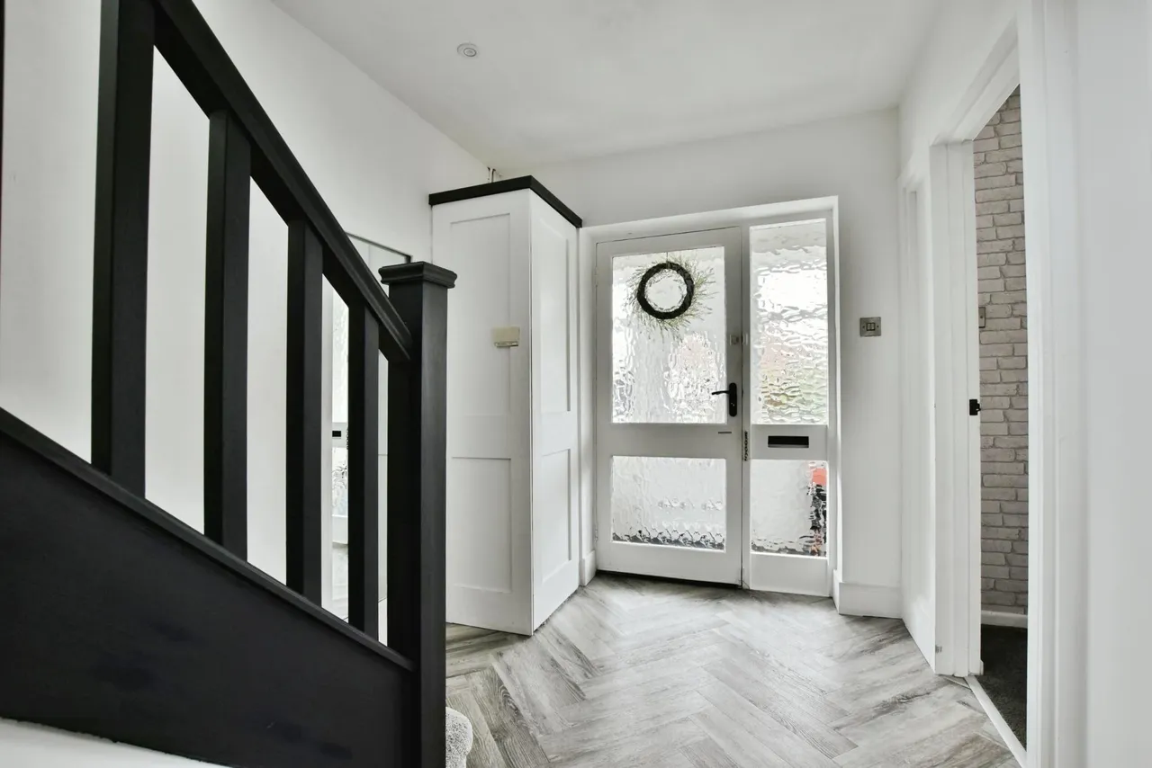 Eastleigh Road, Cheadle, SK8, photo 21