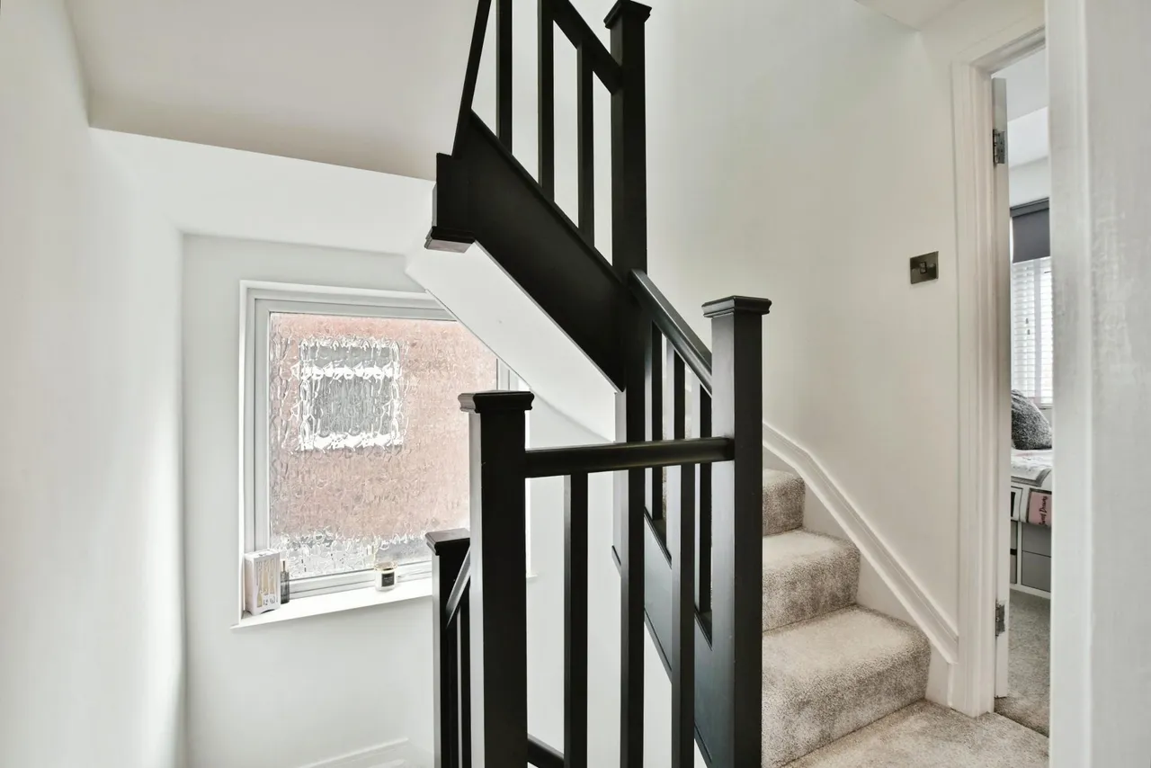 Eastleigh Road, Cheadle, SK8, photo 19