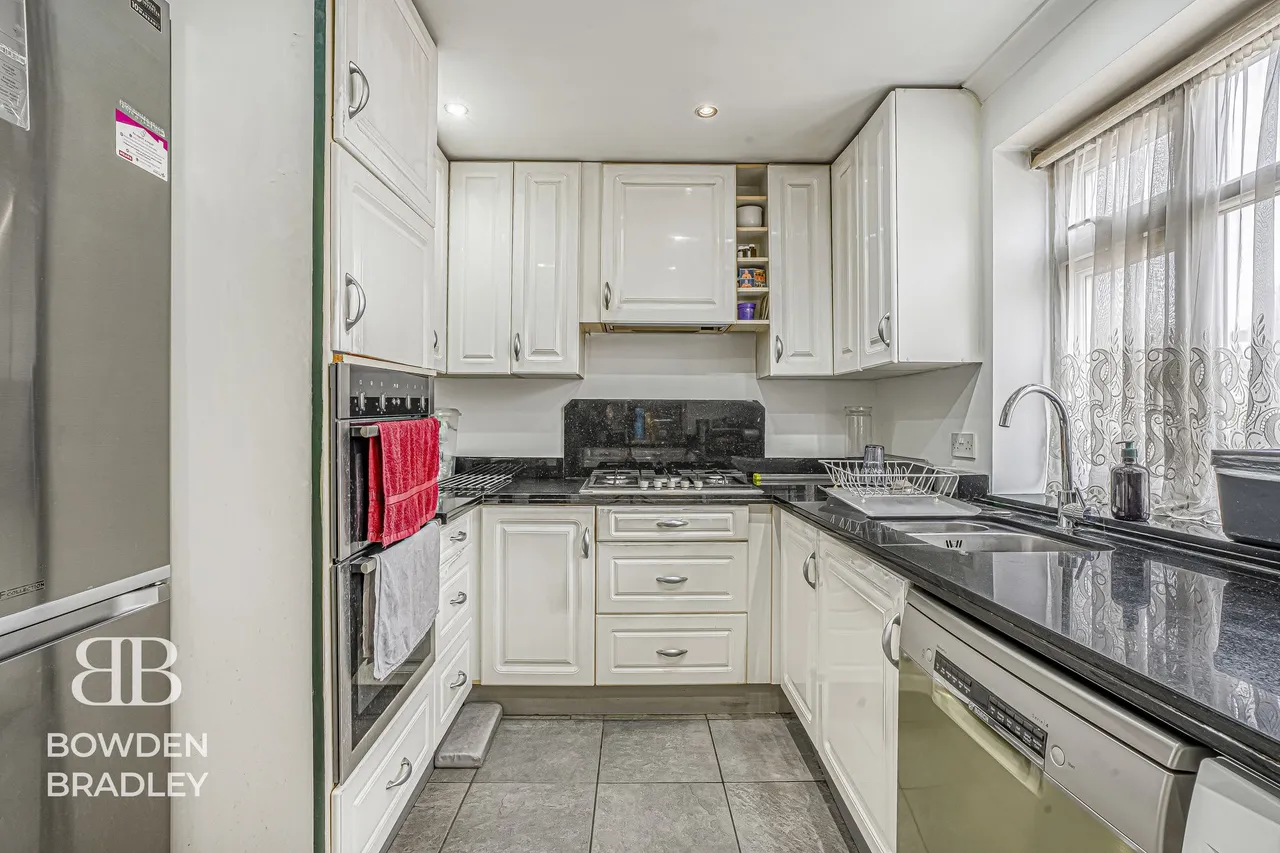Hatfield Close, Barkingside, IG6, photo 19