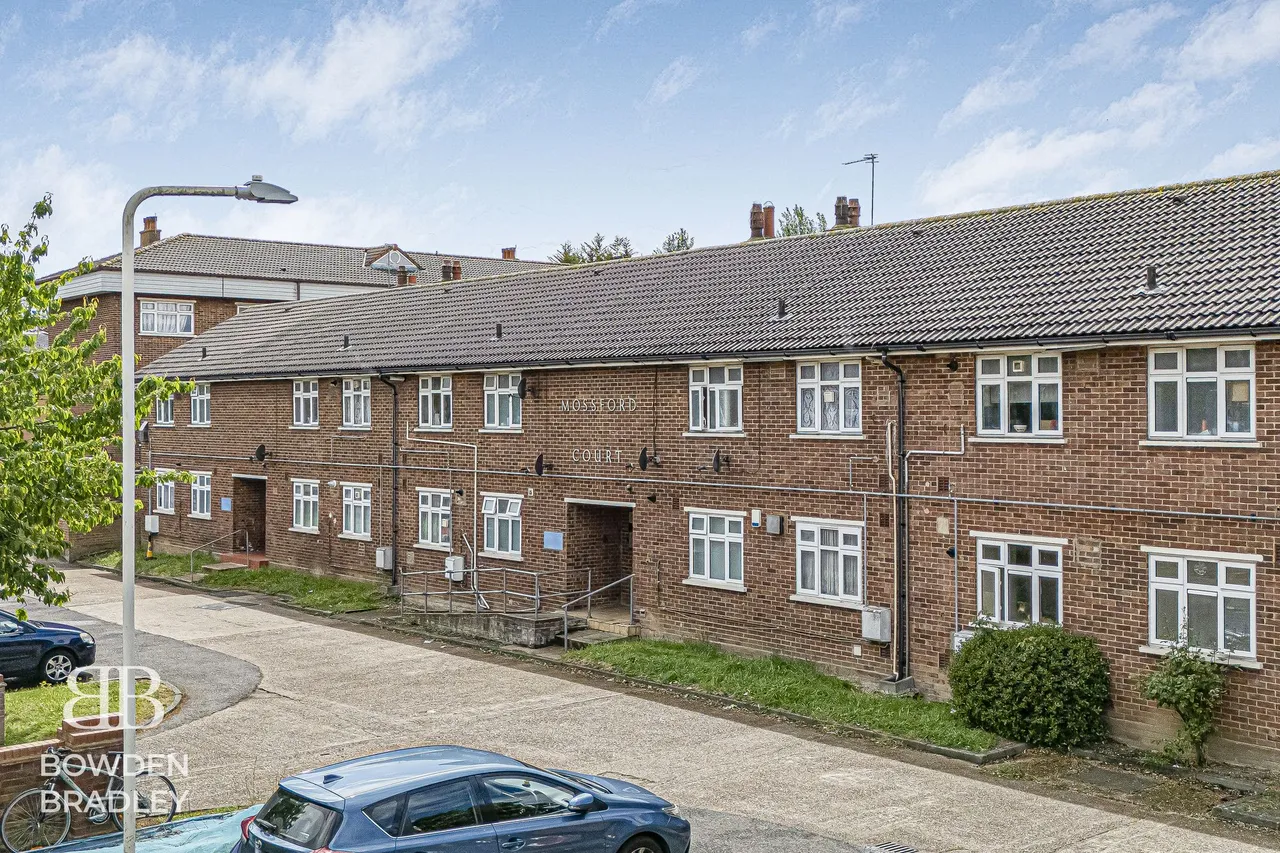 Hatfield Close, Barkingside, IG6, photo 26