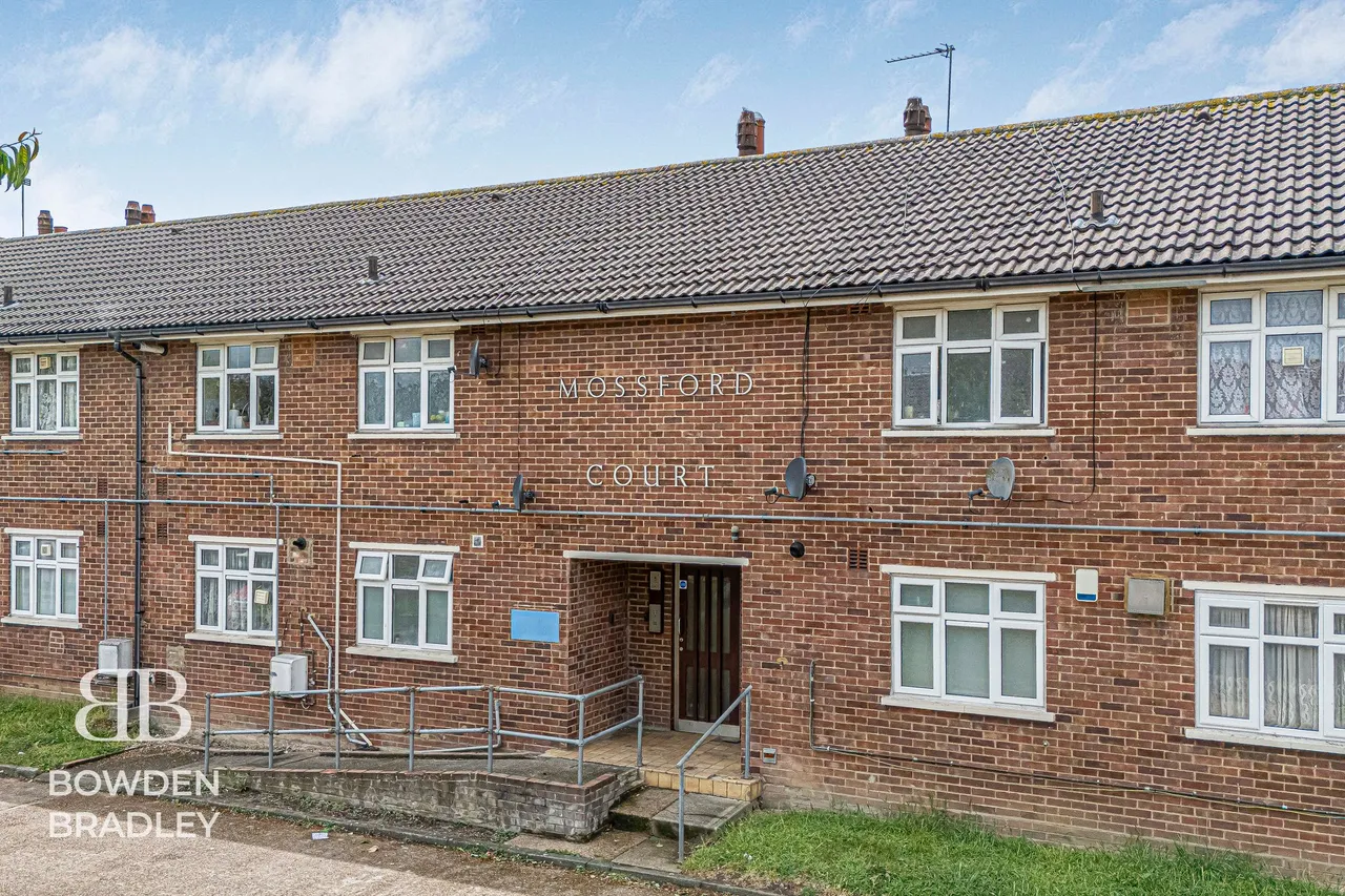 Hatfield Close, Barkingside, IG6, photo 14