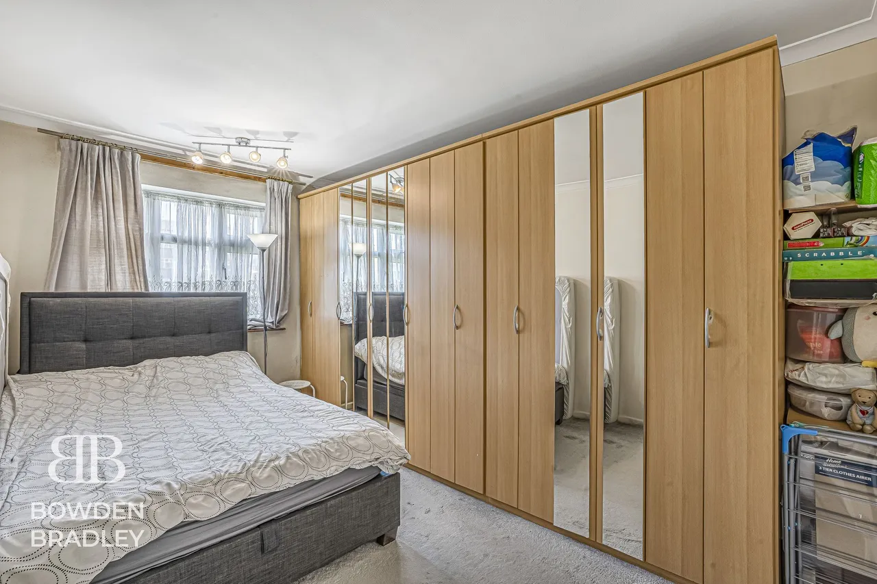 Hatfield Close, Barkingside, IG6, photo 23