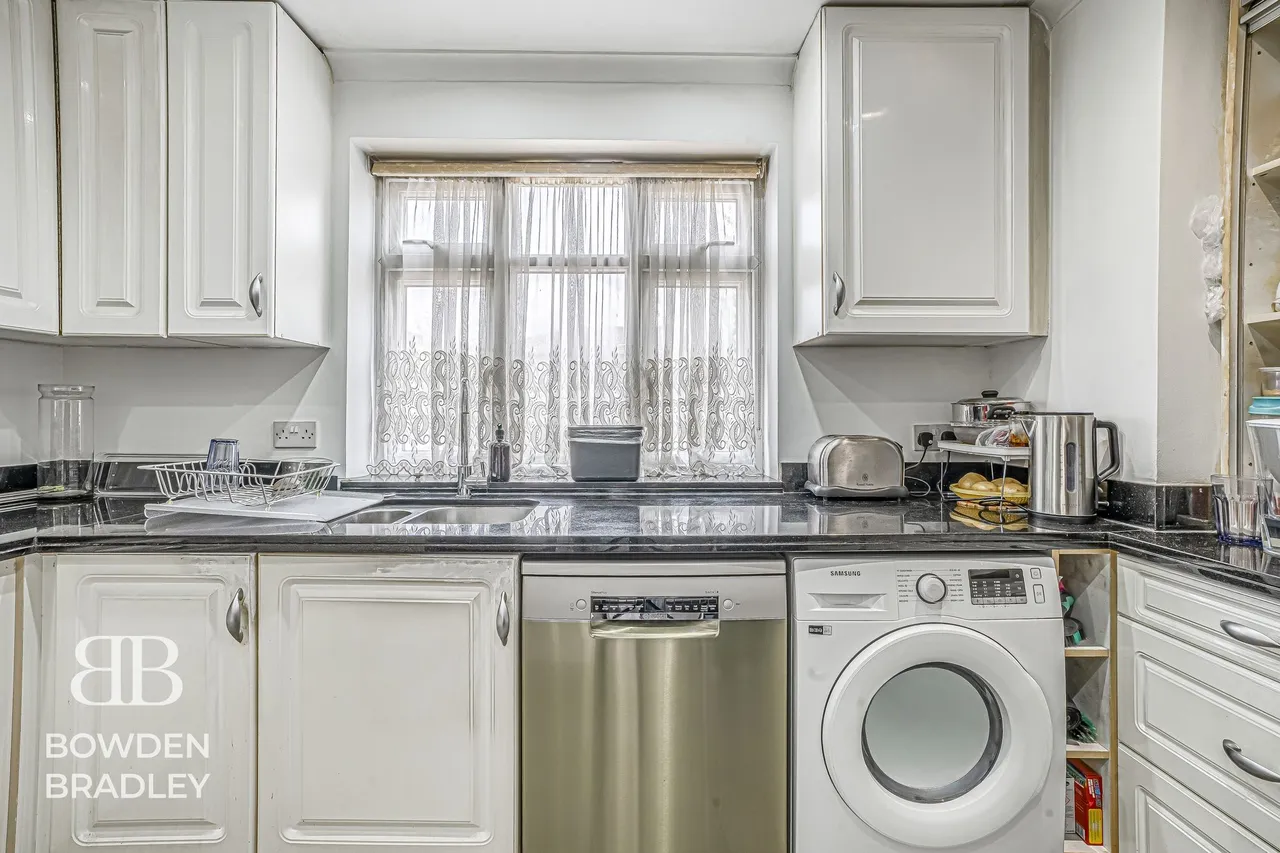Hatfield Close, Barkingside, IG6, photo 8