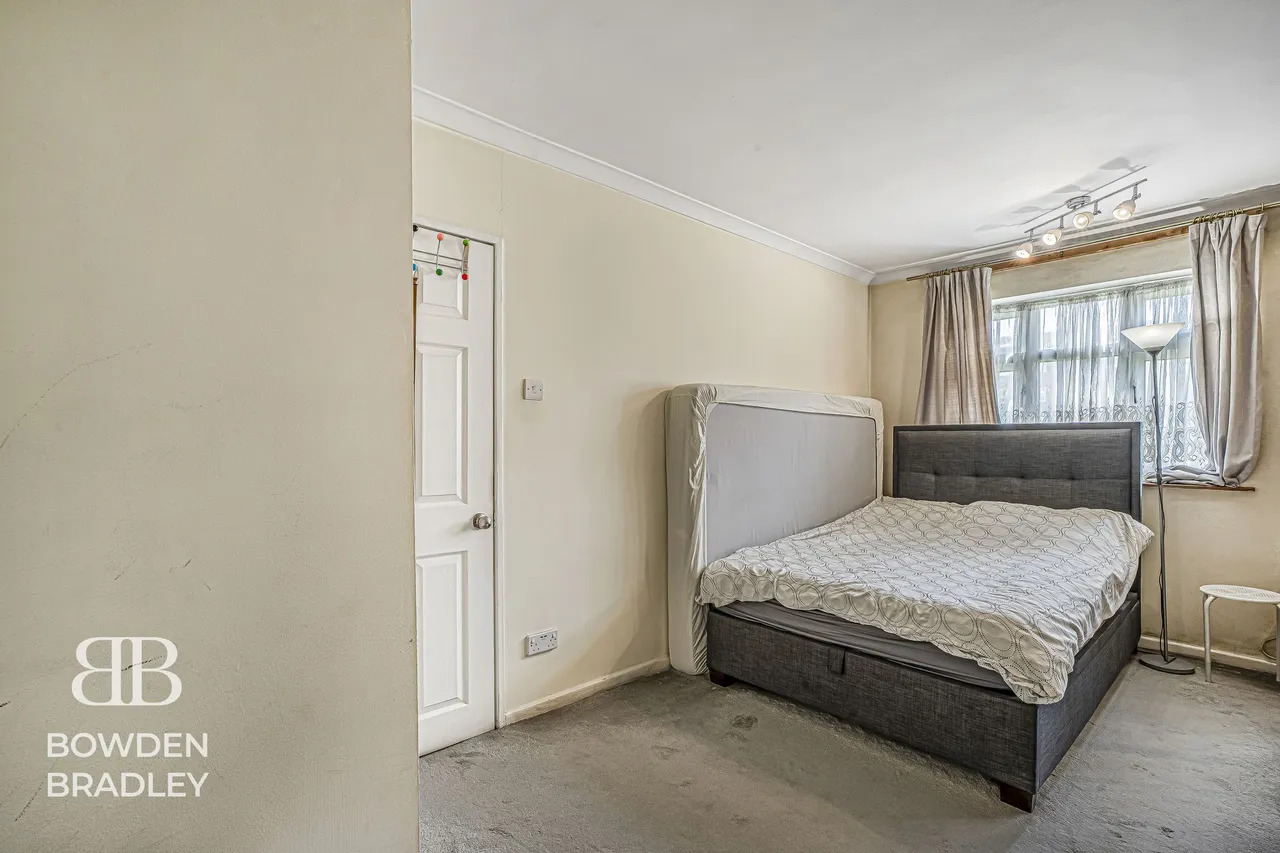 Hatfield Close, Barkingside, IG6, photo 24