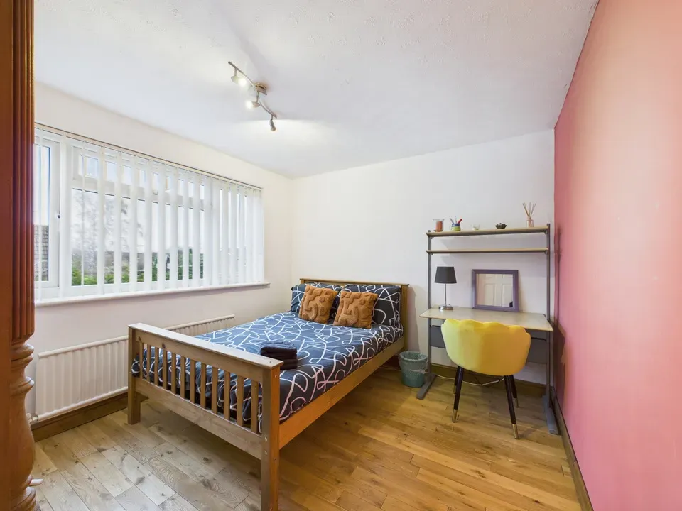 Lambs Farm Road, Horsham, photo 17