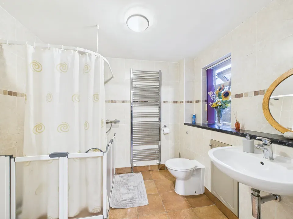 Lambs Farm Road, Horsham, photo 9