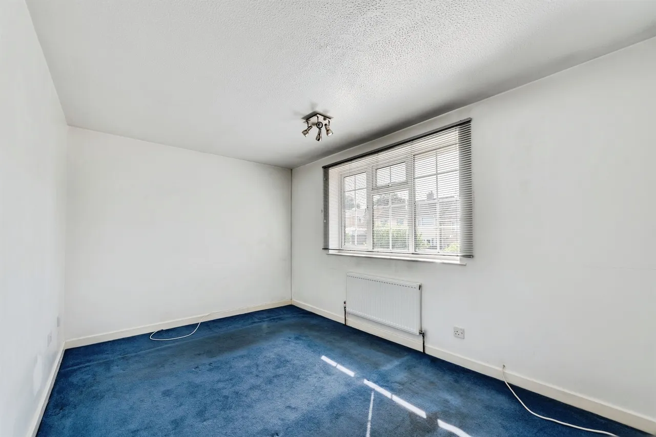 Larchmore Close, Swindon, SN25, photo 6