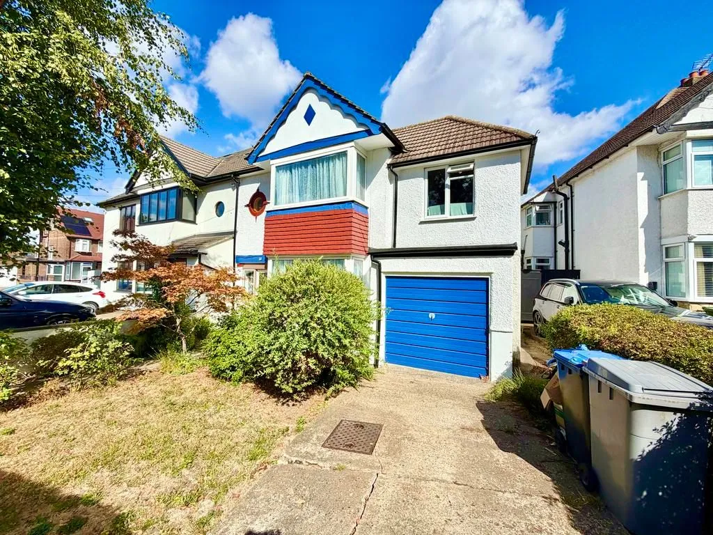 Lewgars Avenue, Kingsbury, London, NW9 8AS, photo 7
