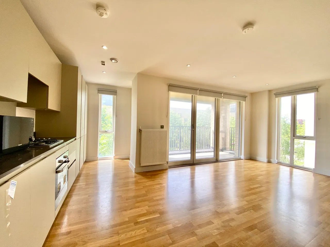 2 bed flat for sale, Bristol Avenue, Casa Court, NW9