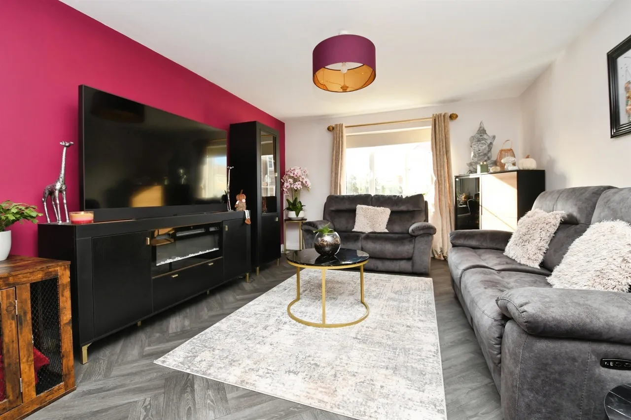 Harrow Drive, Frampton, PE20, photo 10