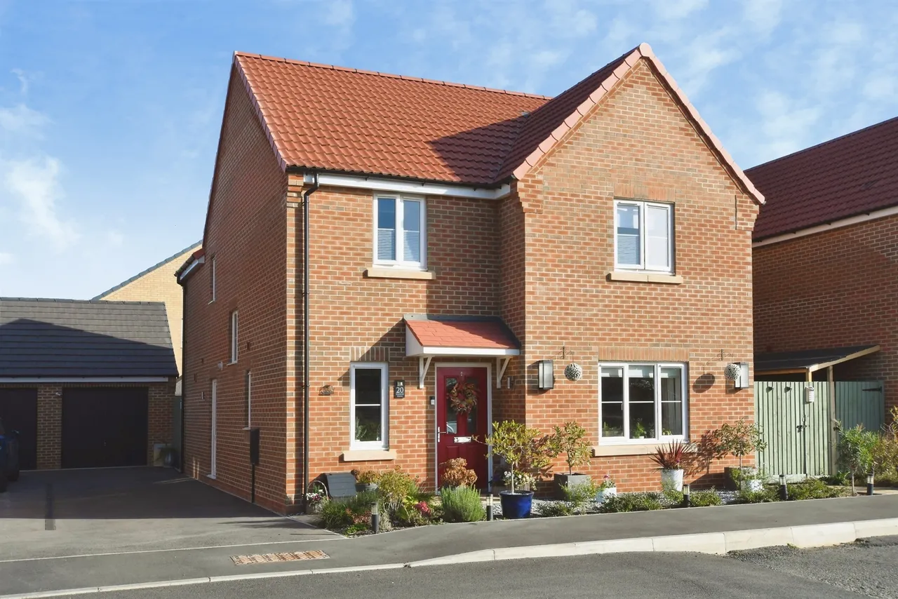 4 bed house for sale, Harrow Drive, Frampton, PE20