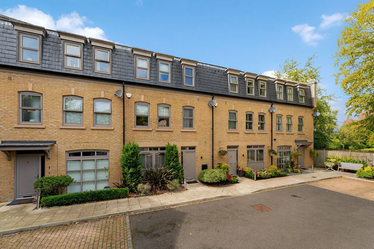 4 bed house for sale, Lynton Lane, Alderley Edge, SK9