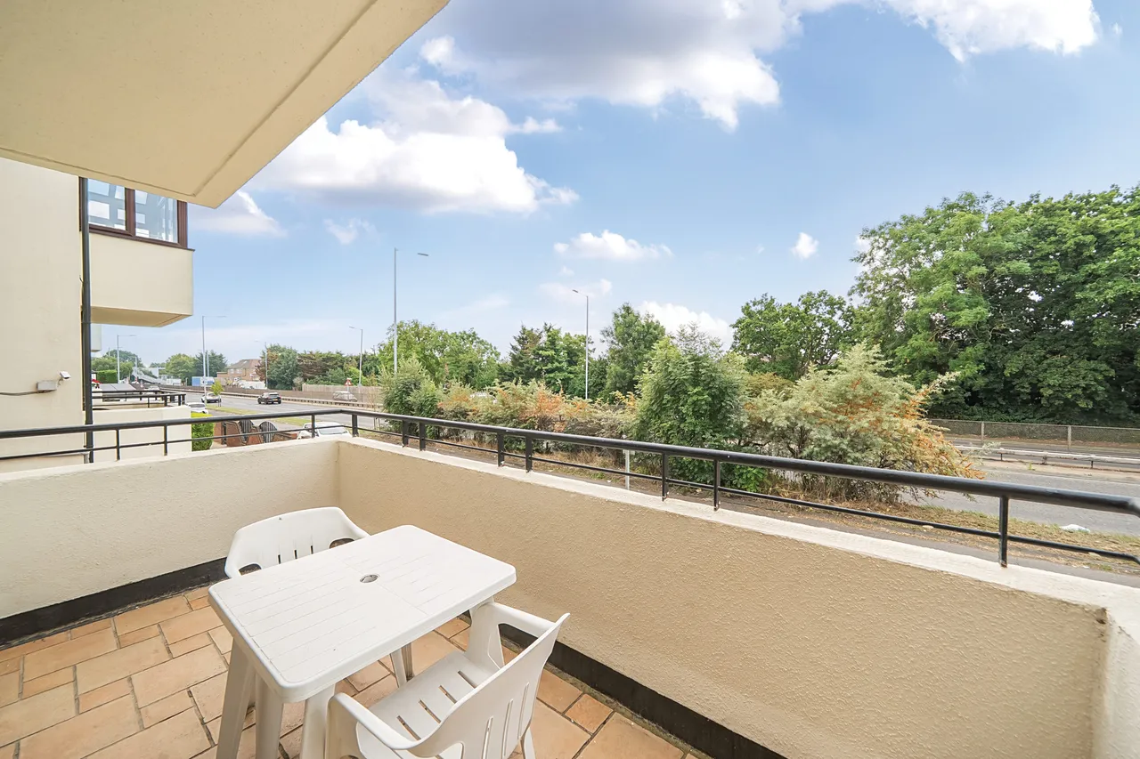 Edgware Way, Eaton Court, HA8, photo 6