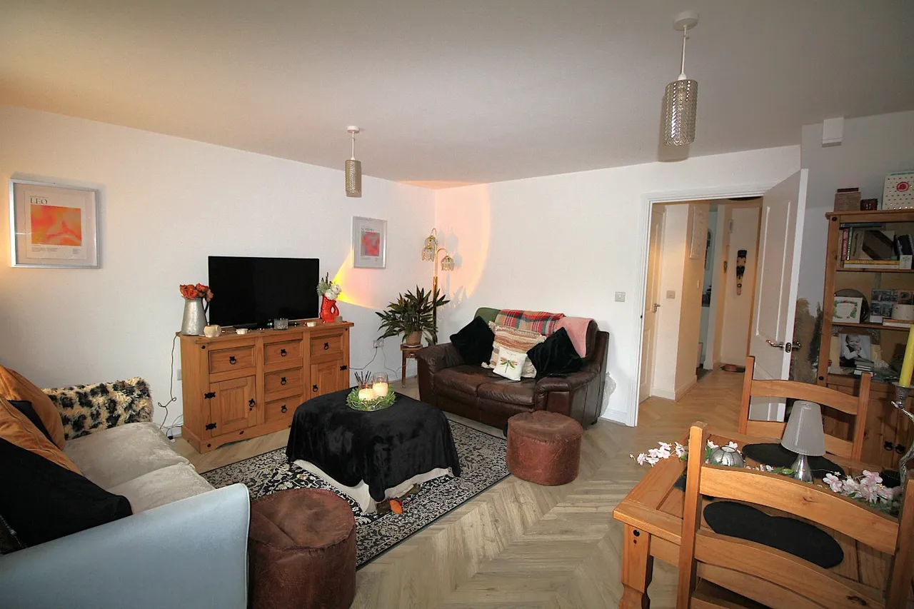 Burnet Drive, Cheltenham, GL53, photo 4