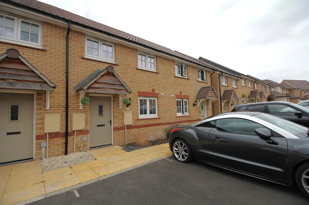 2 bed house for sale, Burnet Drive, Cheltenham, GL53