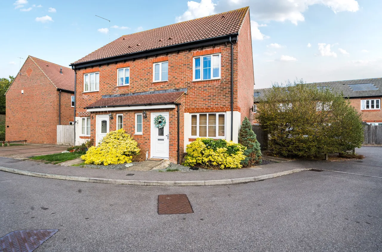 3 bed house for sale, Watersmead Drive, Littlehampton, BN17