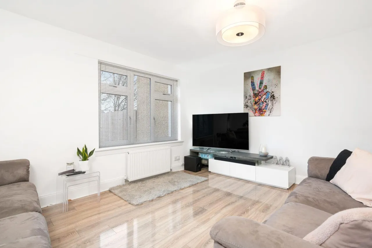 Helmsdale Court, Cumbuslang, G72 7YR, photo 2