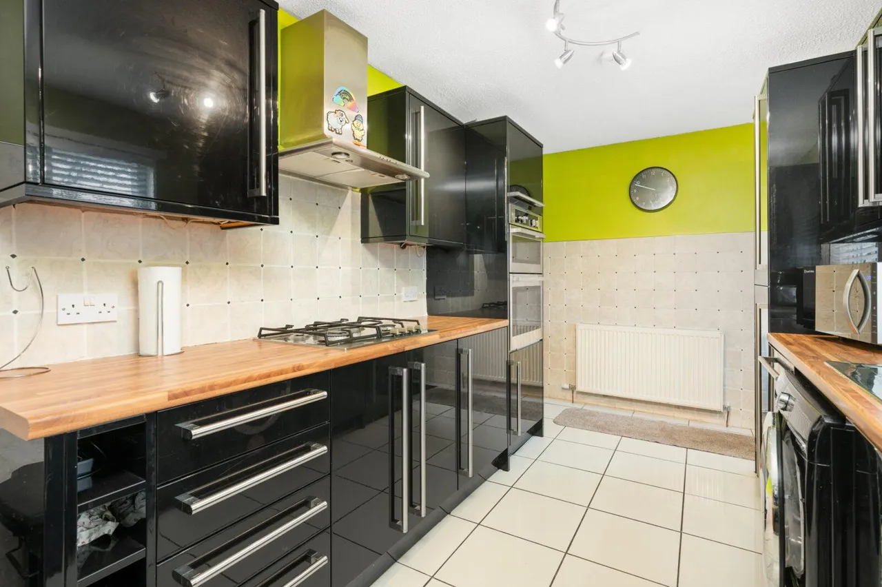 Helmsdale Court, Cumbuslang, G72 7YR, photo 10