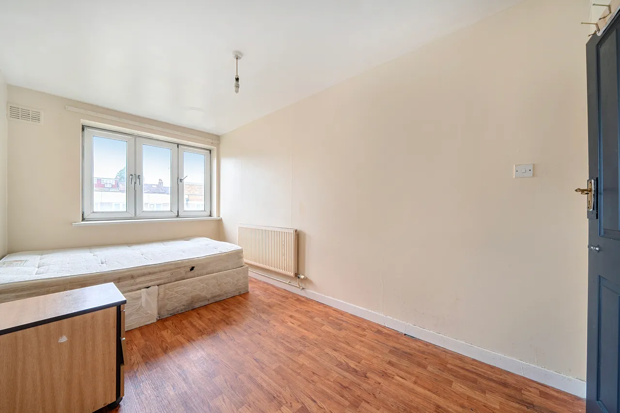 Flat 12, 82 Maryon Road, London, photo 11
