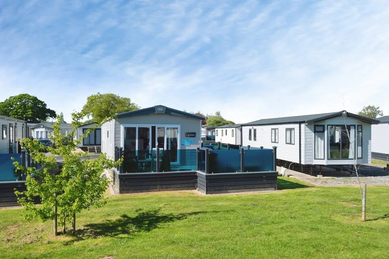 3 bed house for sale, Havant Road, Hayling Island, PO11