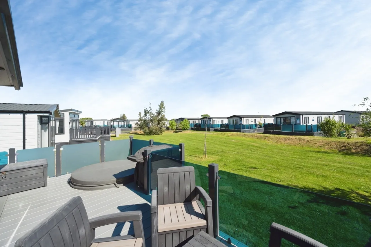 Havant Road, Hayling Island, PO11, photo 15