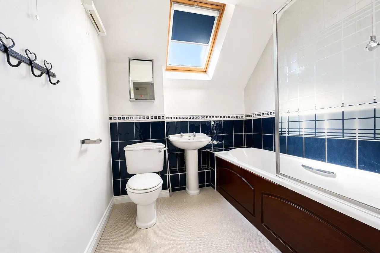 Czarina Rise, Laindon, Basildon, Essex, SS15, photo 12