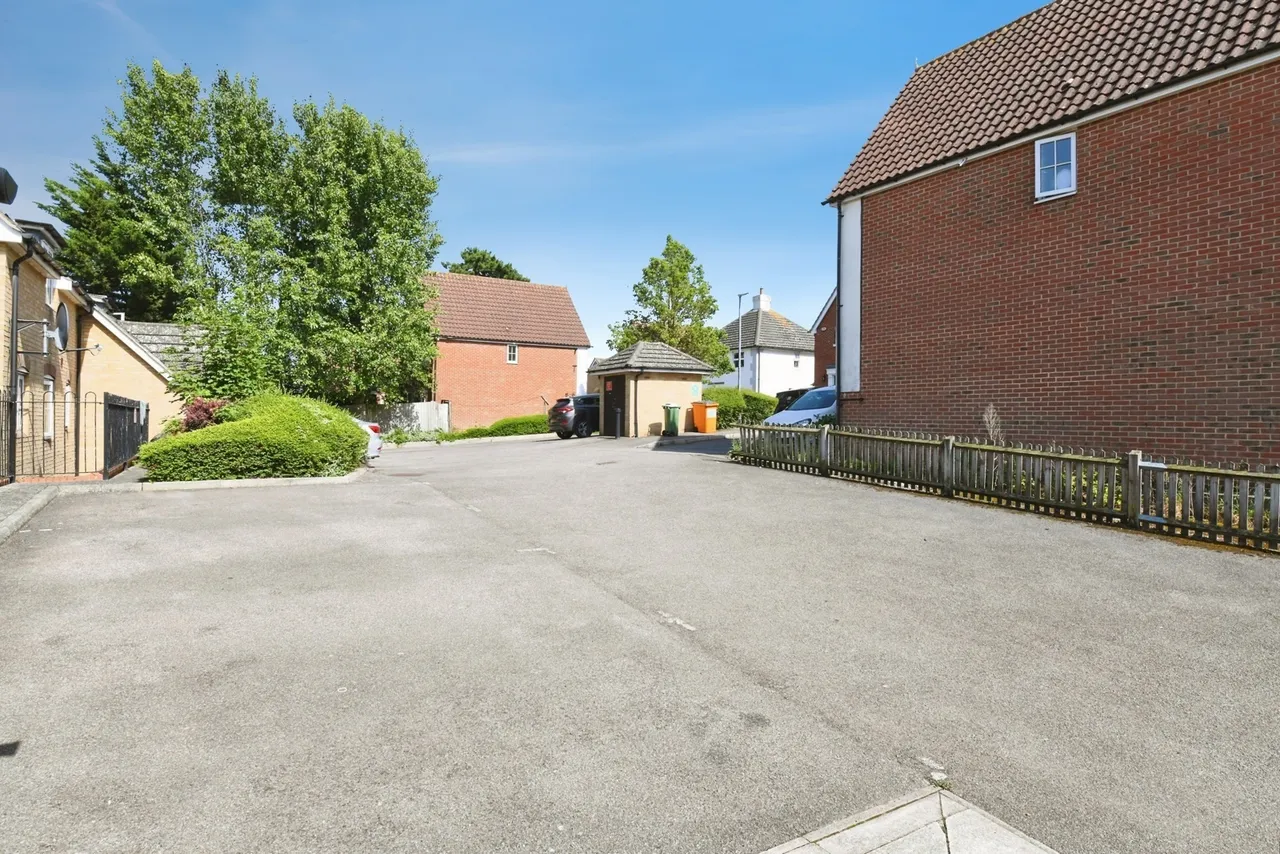 Czarina Rise, Laindon, Basildon, Essex, SS15, photo 16