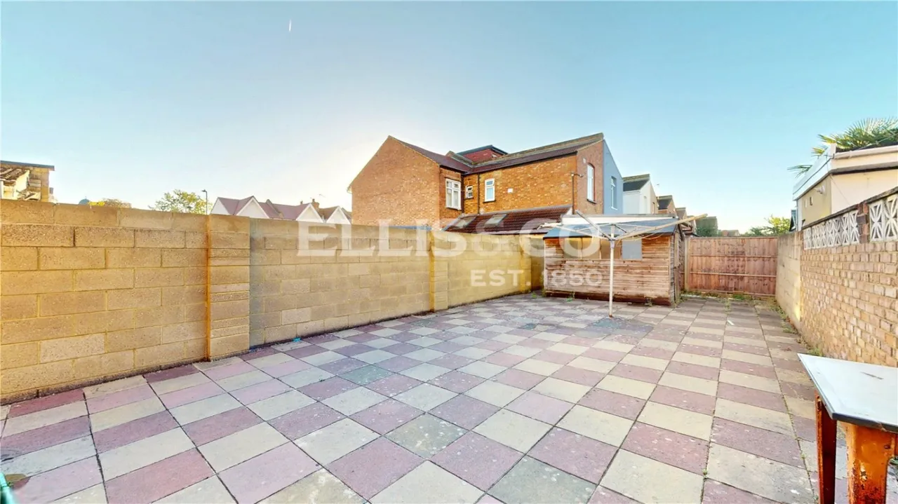 Chaplin Road, Wembley, HA0, photo 16