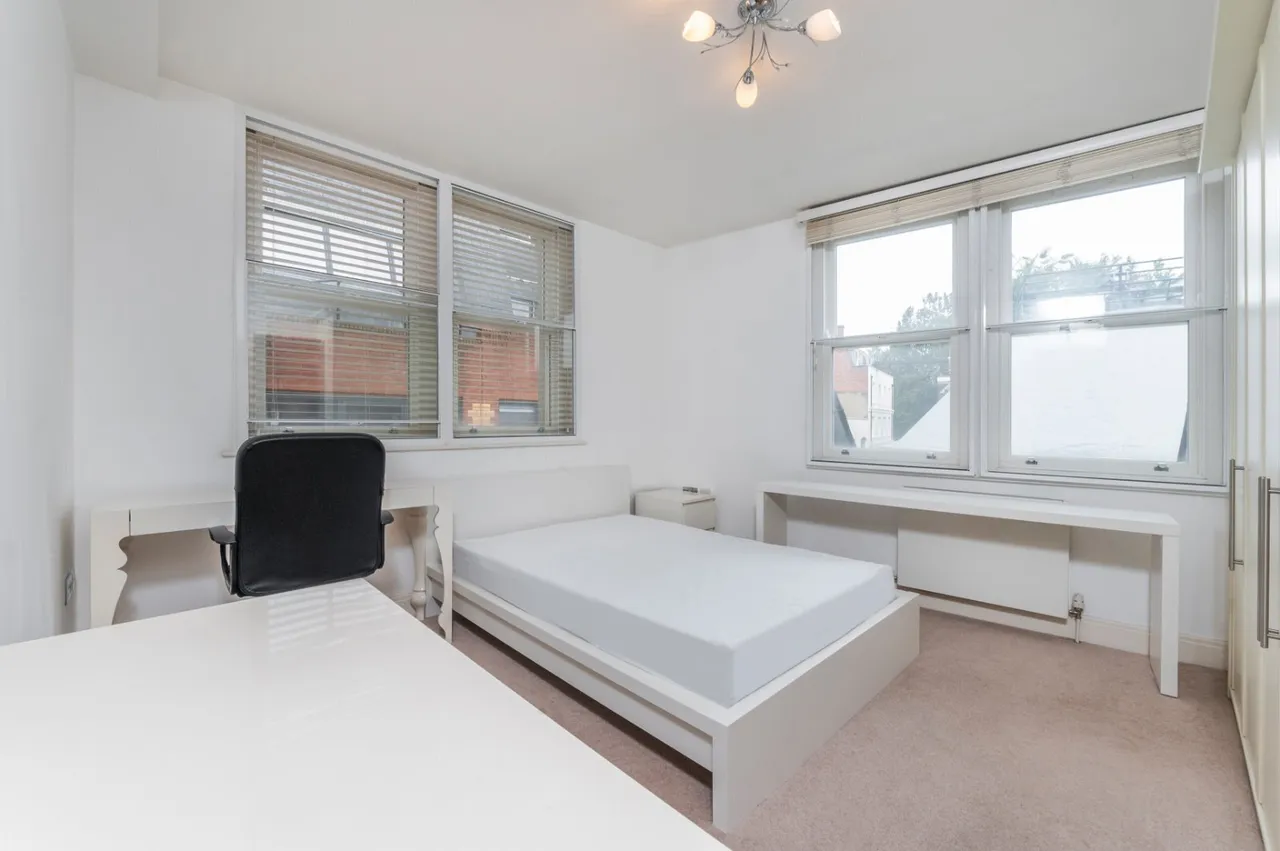 High Holborn, London, WC1V, photo 5